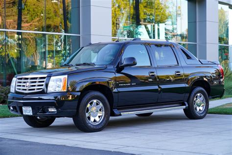2004 Cadillac Escalade EXT Owners Manual